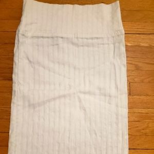 Limite white pencil skirt
